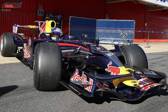 Sebastien Loeb war im Red Bull RB4 bei den Barcelona-Tests 2008 nur um 1,7 Sekunden hinter der Bestzeit. Nur die fehlende FIA-Lizenz vereitelte den Sprung ins Toro-Rosso-Cockpit beim Saisonfinale. Doch Loeb war bei weitem nicht der einzige Rallye-Star, der sich um Formel-1-Boliden versucht hat.