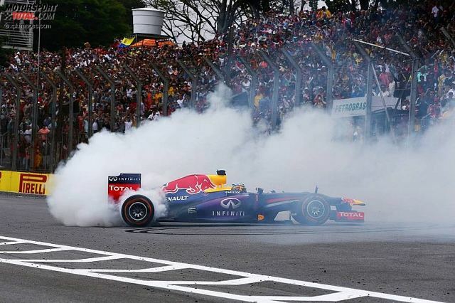 Sebastian Vettel darf nun offiziell seinen Red Bull nach Rennsiegen kreisen lassen
