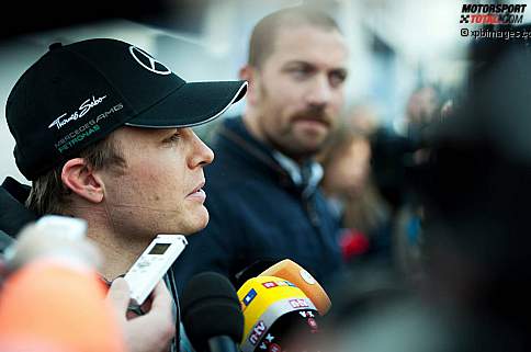 Nico Rosberg (Mercedes) mit Medienberater <b>Georg Nolte</b> - 1391019008