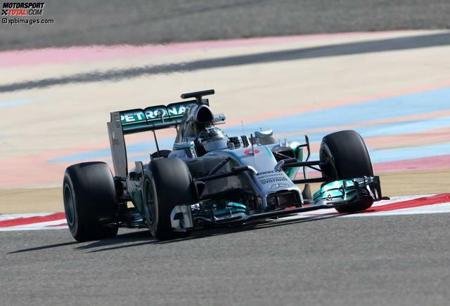 Gegen Nico Rosberg war am Samstag in Bahrain einfach kein Kraut gewachsen: Der Wiesbadener dominierte die Szenerie und untermauere die starke Mercedes-Form, hatte aber einige technische Probleme.
