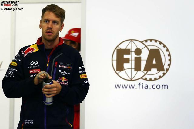 Sebastian Vettel ist im Moment alles andere als glücklich, schließlich will er im Team nicht zur Nummer 2 werden.