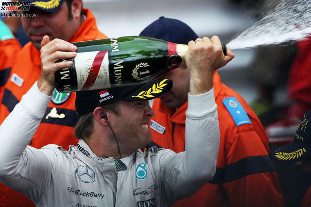 Nico Rosberg jubelte ausgelassen, dachte aber auch an Lewis Hamilton