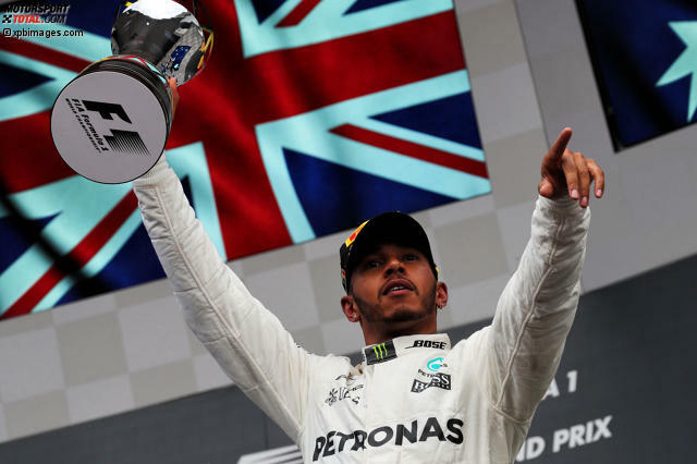 Es sind nur noch sieben Punkte: Lewis Hamilton feiert in Spa seinen fünften Sieg im zwölften Saisonrennen und rückt Sebastian Vettel im WM-Kampf auf die Pelle. Mercedes ist in Spa aber weniger dominant, als Sportchef Toto Wolff auf der Hochgeschwindigkeitsstrecke gehofft hätte.