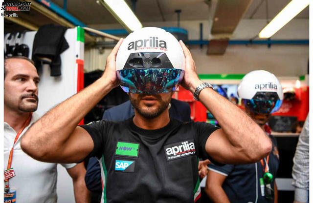 Mit diesem AR-Helm sollen Mechaniker bei Aprilia schneller arbeiten können.