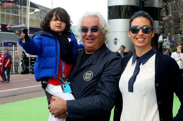 Wer hätte gedacht, dass der Top-Schwerenöter der Formel 1 einmal gezähmt wird? Ihr ist es gelungen: Das italienische Supermodel Elisabetta Gregoraci hat aus Parade-Playboy Flavio Briatore einen ehrbaren Ehemann gemacht. Die beiden heirateten 2008. Im März 2010 kam ihr gemeinsamer Sohn Falco zur Welt.