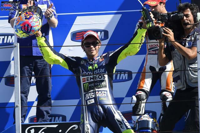 Valentino Rossi ist der umjubelte Star in Misano: Der Superstar gewinnt zum ersten Mal seit fast eineinhalb Jahren wieder einen Grand Prix!