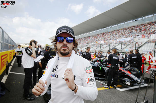 Zugegeben, Fernando Alonsos Team-Funk-Ausbrüche beim Grand Prix von Japan waren für die McLaren-Honda-Beteiligten bestimmt alles andere als lustig. Für die Zuschauer hatte es aber auch Unterhaltungswert, als der Spanier schimpfte: "Ich werde auf der Geraden wie ein GP2-Auto überholt! Das ist peinlich, sehr peinlich" Es war auch nicht das erste Mal in dieser Saison, dass den TV-Zuschauer Funk-Leckerbissen des zweimaligen Weltmeisters präsentiert wurden. Beim Rennen in Kanada schimpfte er nach der Aufforderung, Sprit zu sparen: "Ich will nicht! Ich hab schon jetzt genug Probleme und wirke wie ein Amateur." Und während des Trainings in Barcelona mochte er dem Team nicht ganz glauben, als dieses ihm mitteilte, es gäbe laut den Daten kein Problem mit dem ERS: "Vielleicht habt ihr einen Virus in eurem Computer, denn hier lädt sich nichts auf." Über die Jahre der öffentlichen Funk-Übertragungen haben sich derweil schon einige Komödianten gezeigt...