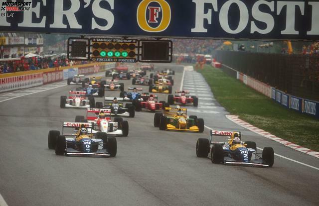 Karl Wendlinger (25 Grands Prix und elf WM-Punkte im Zeitraum 1993 bis 1995): "Gleich in unserem ersten Jahr in der Formel 1 erlebte ich meinen großen Sauber Moment - im vierten Saisonrennen in Imola. Die Aufregung begann, als ich in der Startaufstellung hinter Alain (Prost), Damon (Hill), Michael (Schumacher) und Ayrton (Senna) auf dem doch überraschenden fünften Platz stand. Wegen des Regens starteten wir mit viel Flügel und ich konnte mit 'Schumi' und Gerhard (Berger) mithalten. Das war ein toller Kampf, der mir heute noch gut in Erinnerung ist. Weil der Regen kurz nach dem Start aufhörte, wechselten wir bald auf Trockenreifen und fuhren auf der Geraden mit zu viel Flügel und zu wenig Speed. Beim Überrunden kam 'Schumi' an Aguri (Suzuki) vorbei, ich nicht. Etwa zehn Runden vor Schluss war ich Vierter, als mich ein Defekt am Motor stoppte. Dennoch, oder gerade deshalb, werde ich diese Zweikämpfe und dieses Rennen nie vergessen. Herzliche Gratulation und viel Glück!"