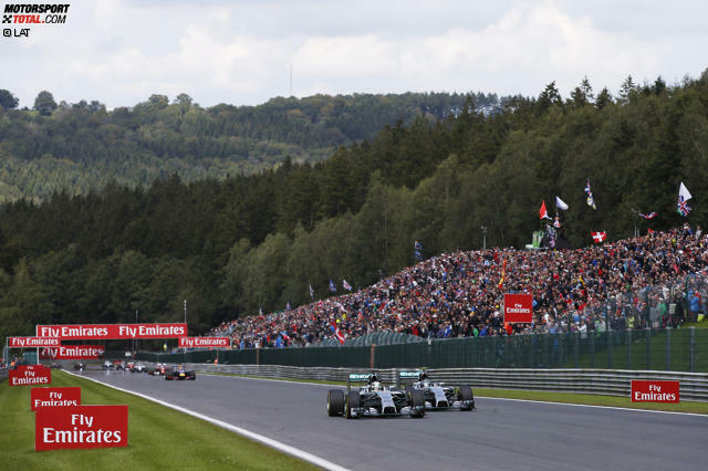 Angefangen hat alles 2014 in Spa-Francorchamps: Nico Rosberg saugt sich auf der Kemel-Geraden im Windschatten an Leader Lewis Hamilton und versucht es außen. Das Manöver...