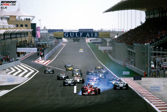 Der Grand Prix von Bahrain findet 2016 zum 13. Mal statt. Zum ersten Mal wurde dort 2004 gefahren - und seither mit nur einer Unterbrechung: 2011 musste das Rennen wegen politischer Unruhen abgesagt werden. 2010 wurde auf einer längeren Streckenversion gefahren, mit einer zusätzlichen Schleife zwischen Kurve 4 und Kurve 5.