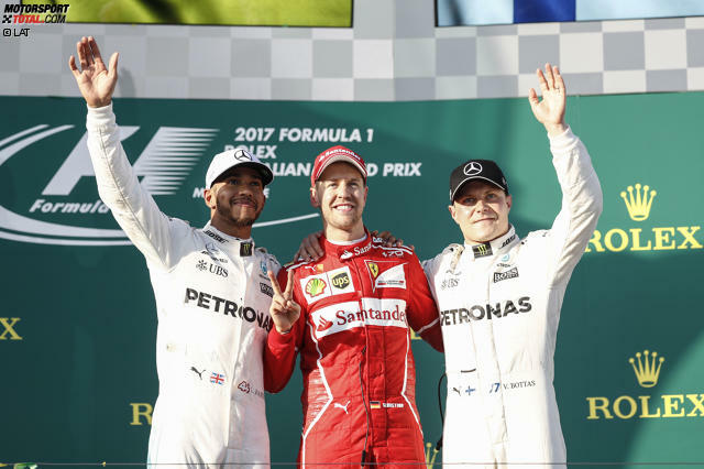 Das erste Siegerfoto der Saison 2017: Sebastian Vettel gewinnt erstmals seit Singapur 2015 wieder einen Grand Prix - und das mit einem Ferrari, der dem höher eingeschätzten Mercedes-Silberpfeil mindestens ebenbürtig ist. Die neue Formel 1 hat das, was der alten jahrelang gefehlt hat: Spannung an der Spitze.