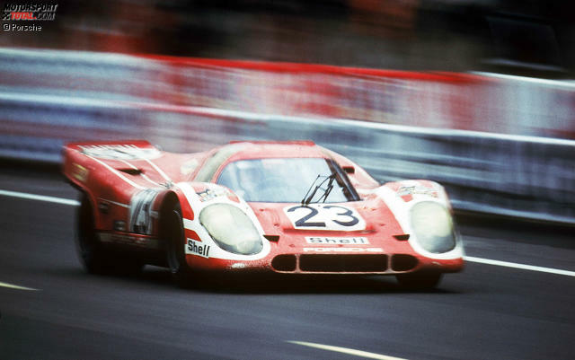 Le Mans 1970: Richard Attwood und Hans Herrmann bescheren Porsche den ersten Gesamtsieg im 917K. Das Duo fuhr im Fahrzeug der Salzburger Porsche Holding von Louise Piech, der Tochter von Ferdinand Porsche.