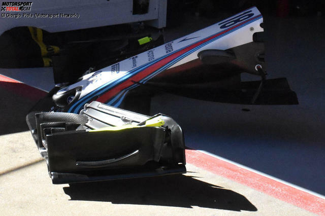 Nase des Williams FW41 mit "Segel" in der Seitenansicht. Wenn nicht am Auto montiert, ist die gesamte Form des Segels besser erkennbar.