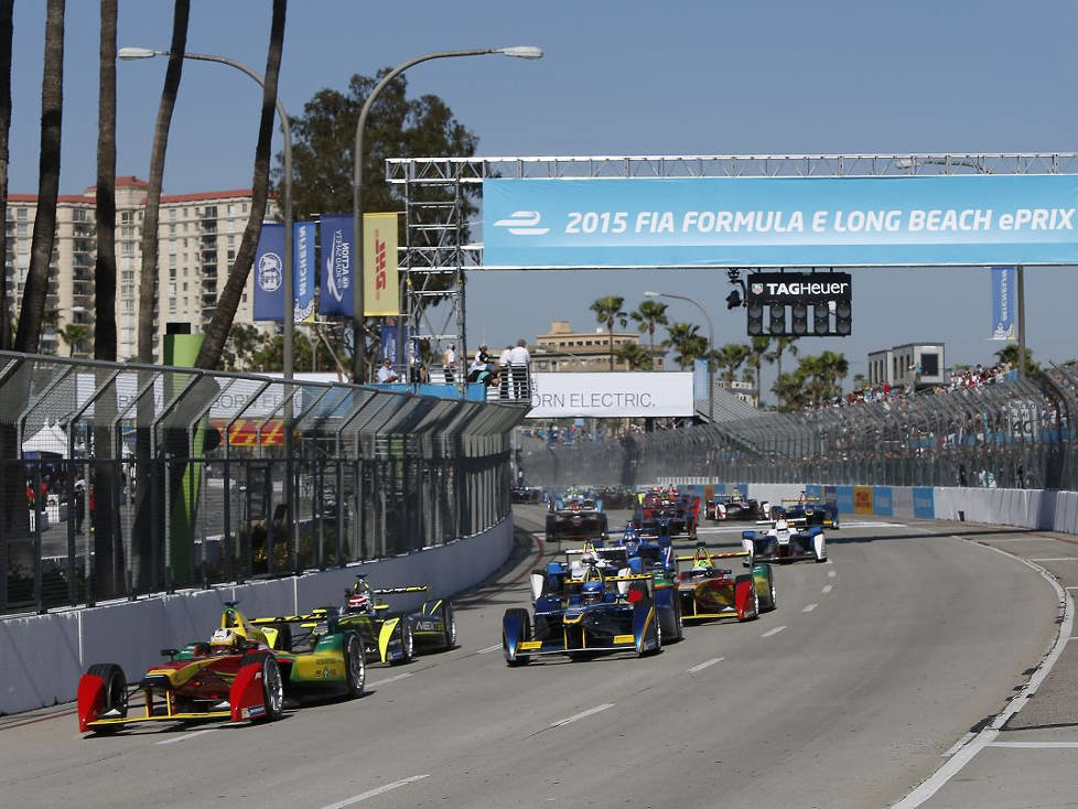 Start zum Formel-E-Rennen in Long Beach 2015 mit Daniel Abt (Abt) an der Spitze