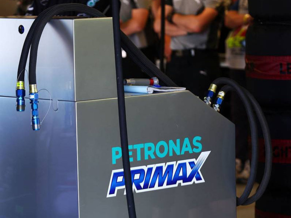 Petronas-Primax-Tankanlage des Mercedes-Teams