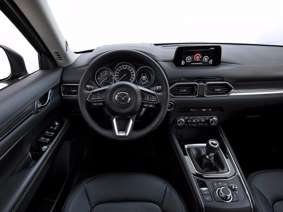 Cockpit des Mazda CX-5 2017