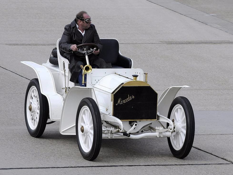 Mercedes-Simplex 40 PS, 1902. Am Steuer Jochen Mass
