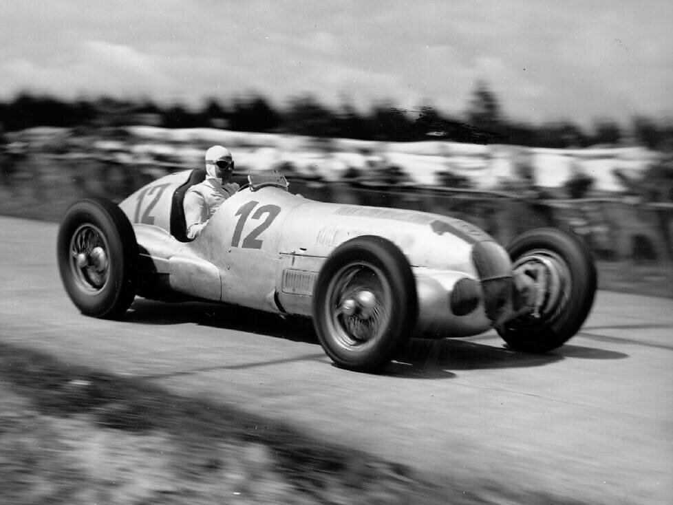 Großer Preis von Deutschland 1937, der spätere Sieger Rudolf Caracciola im Mercedes-Benz W 125
