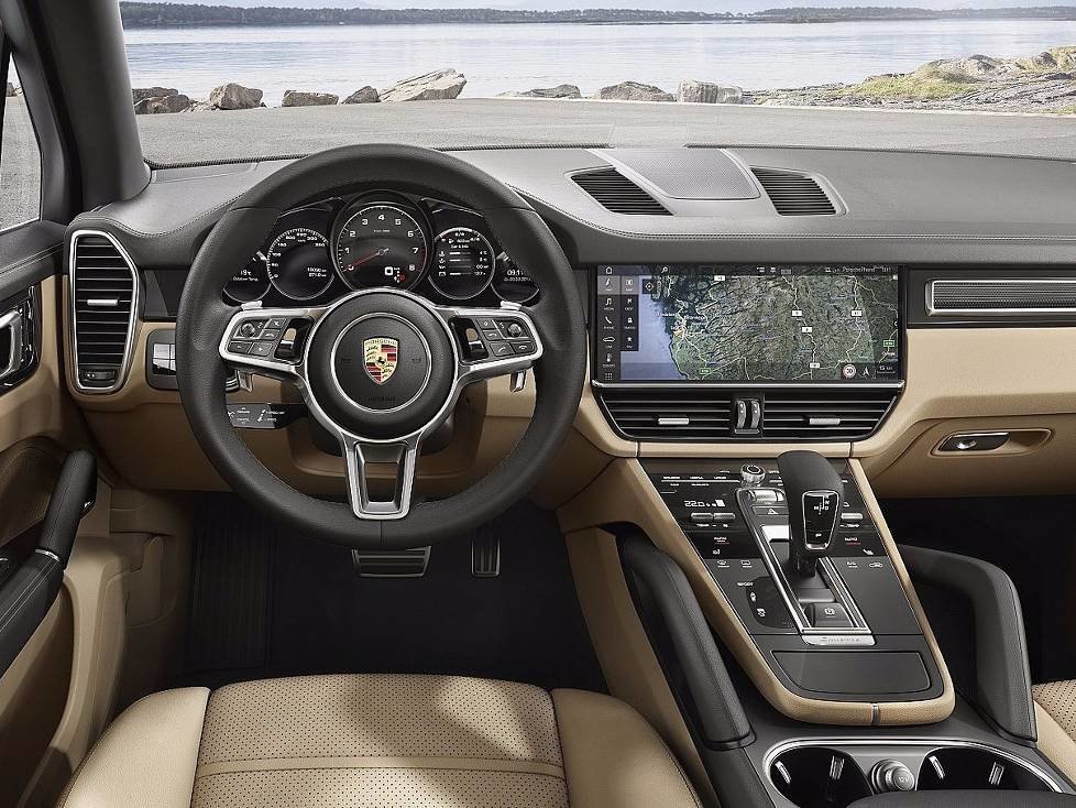 Innenraum und Cockpit des Porsche Cayenne 2018
