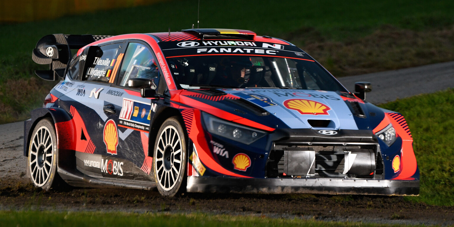 WRC Rallye Zentraleuropa 2023: Thierry Neuville führt zum Auftakt