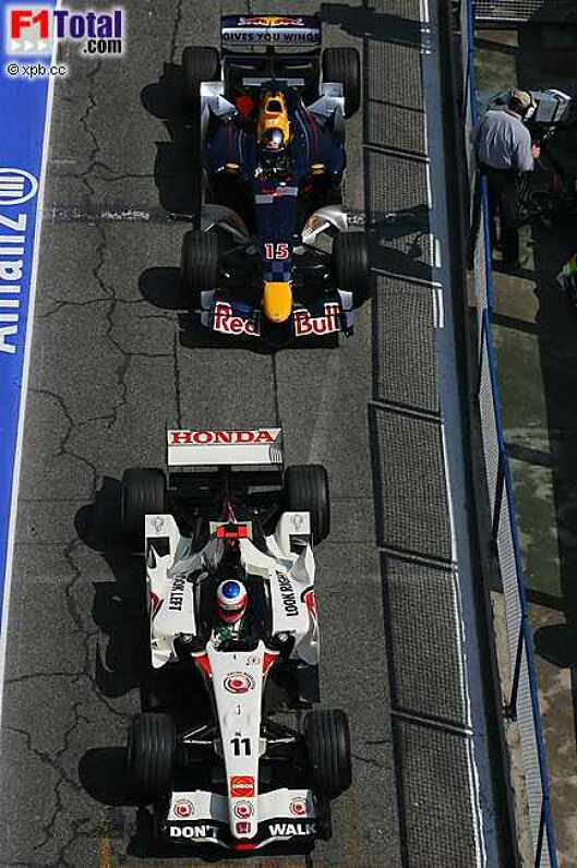 Rubens Barrichello (Honda Racing F1 Team) vor Christian Klien (Red Bull Racing)