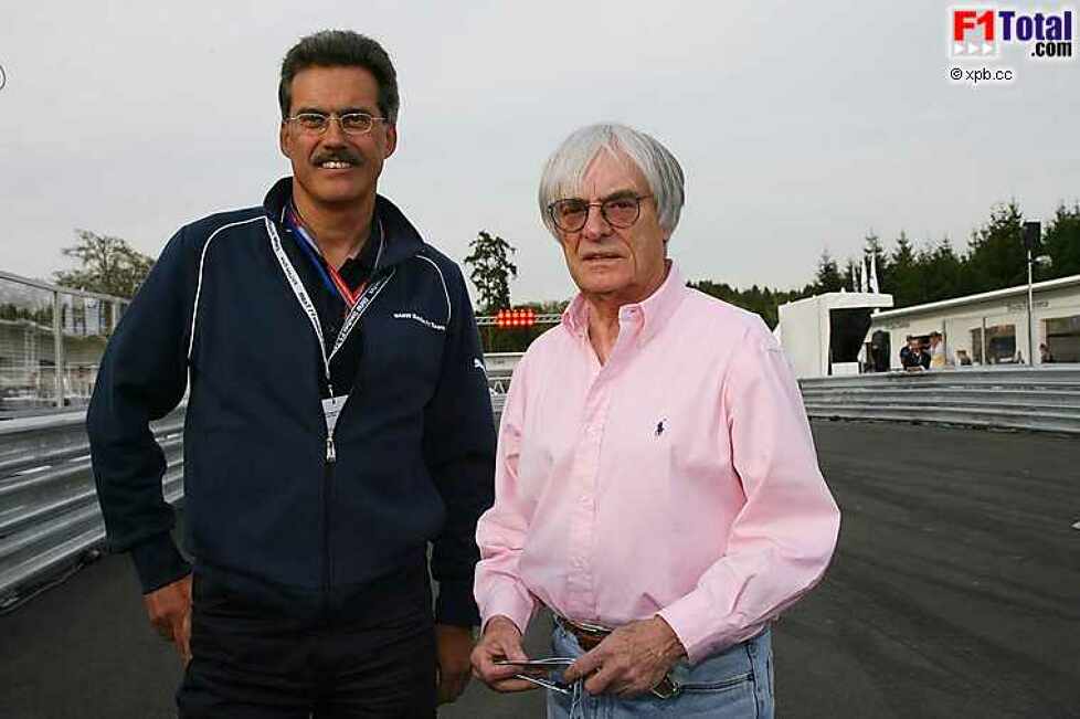 Bernie Ecclestone (Formel-1-Chef), Mario Theissen (BMW Motorsport Direktor) (BMW Sauber F1 Team) im Pit Lane Park
