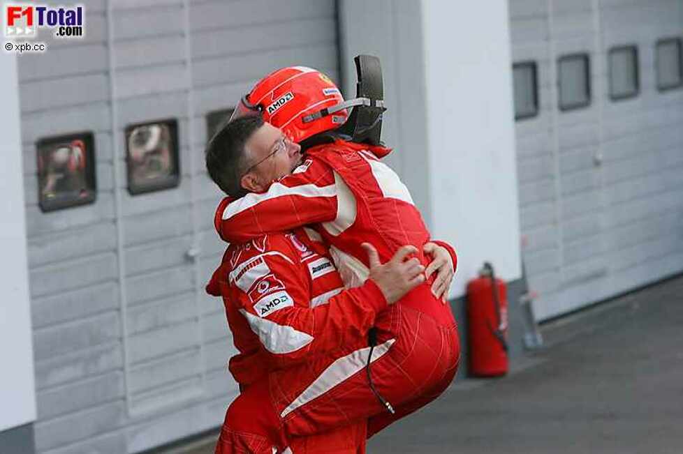 Michael Schumacher (Ferrari), Ross Brawn (Technischer Direktor) (Ferrari)