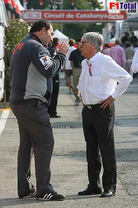 Colin Kolles (Teamchef) (MF1 Racing) und Bernie Ecclestone (Formel-1-Chef)