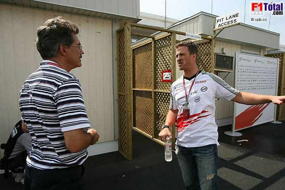 Mario Theissen (BMW Motorsport Direktor) (BMW Sauber F1 Team), Ralf Schumacher (Toyota)