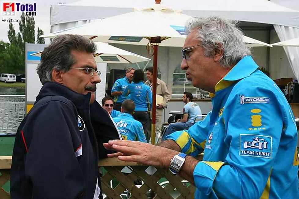 Flavio Briatore (Teamchef) (Renault), Mario Theissen (BMW Motorsport Direktor) (BMW Sauber F1 Team)