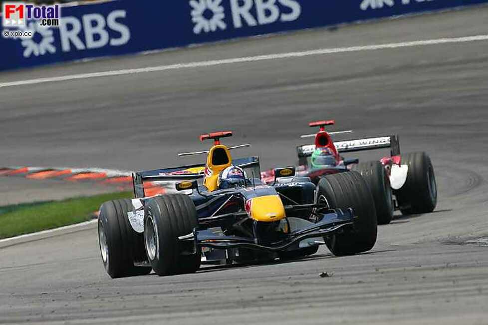 David Coulthard (Red Bull Racing), Vitantonio Liuzzi (Scuderia Toro Rosso)