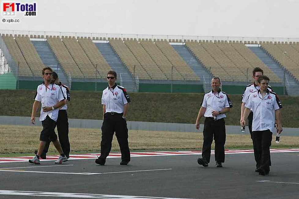 Jenson Button (Honda Racing F1 Team) bei der Streckenbesichtigung