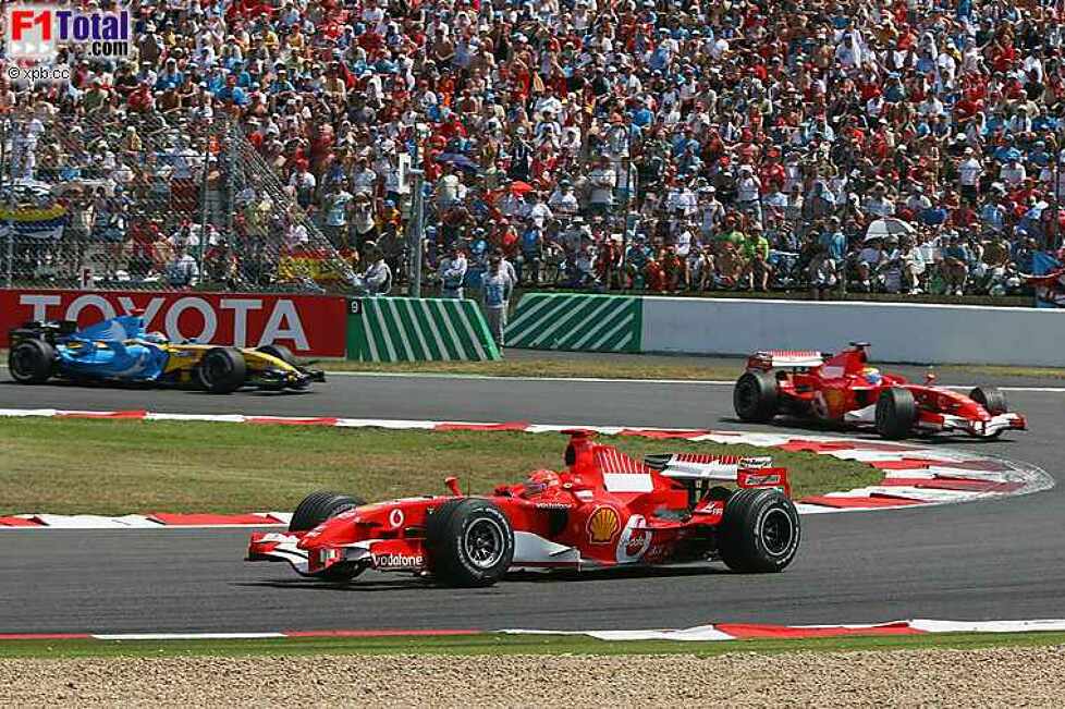Felipe Massa (Ferrari), Fernando Alonso (Renault), Michael Schumacher (Ferrari)