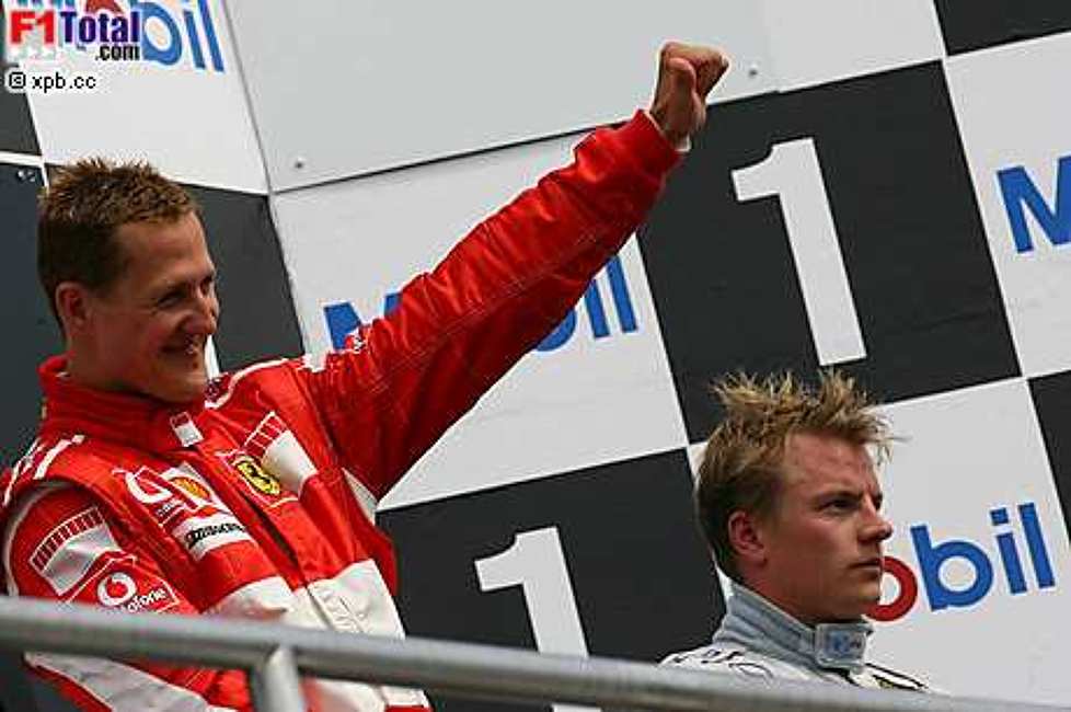Kimi Räikkönen (McLaren-Mercedes), Michael Schumacher (Ferrari)