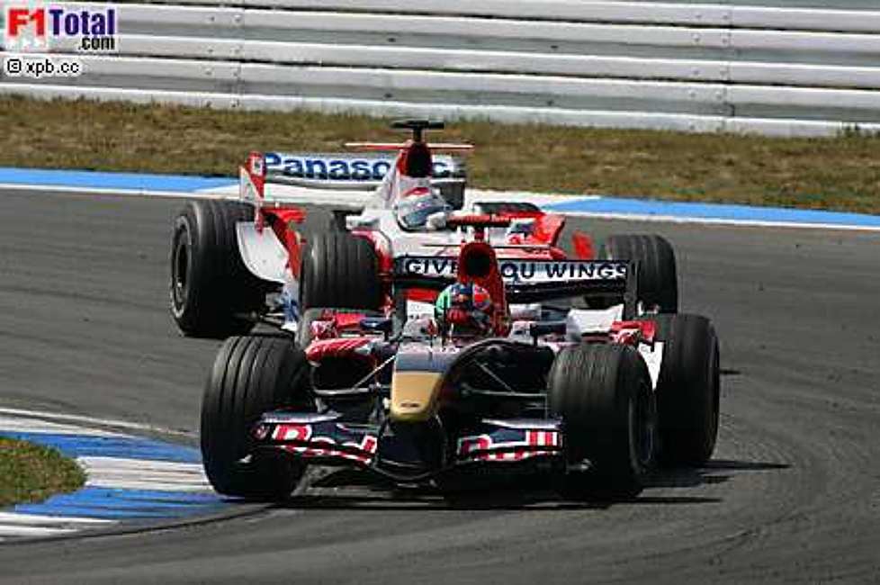 Jarno Trulli (Toyota), Vitantonio Liuzzi (Scuderia Toro Rosso)