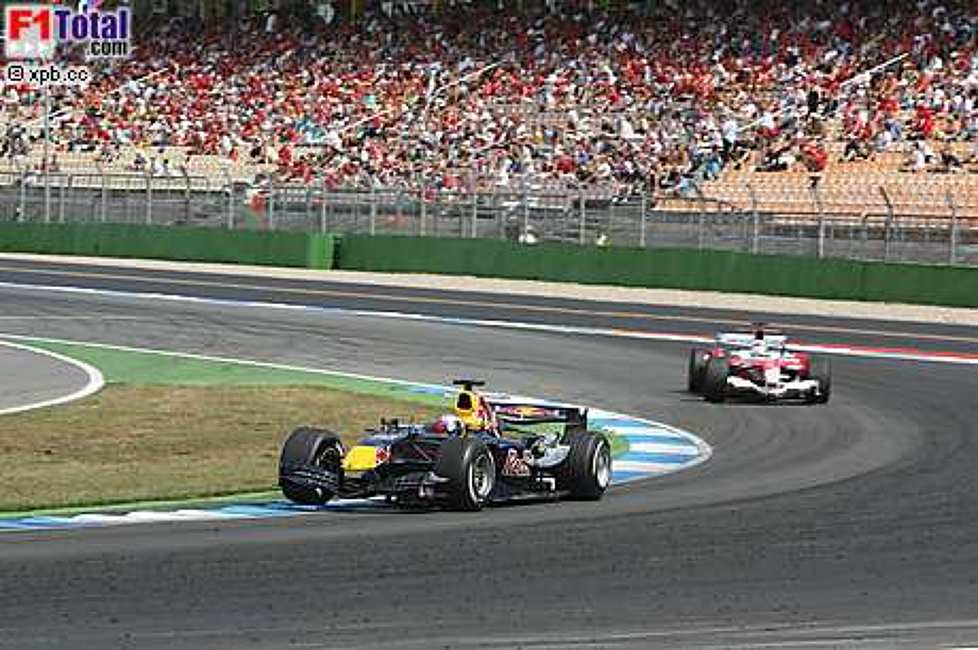 Christian Klien (Red Bull Racing), Jarno Trulli (Toyota)