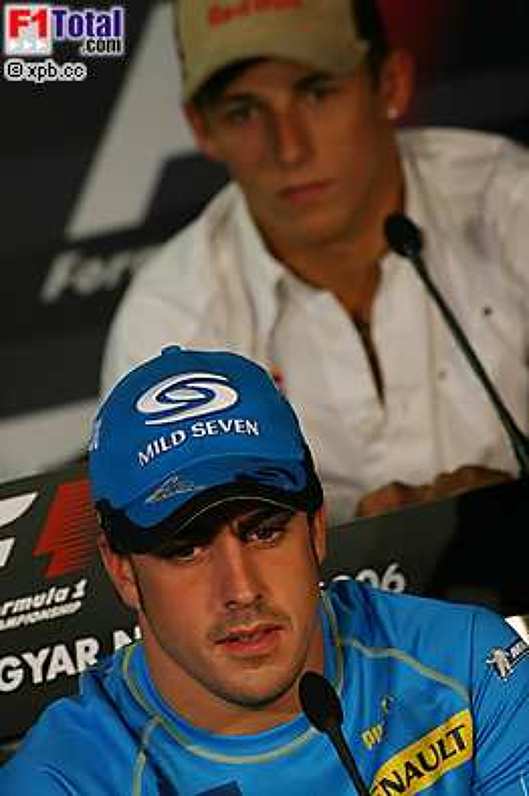 Christian Klien (Red Bull Racing), Fernando Alonso (Renault)