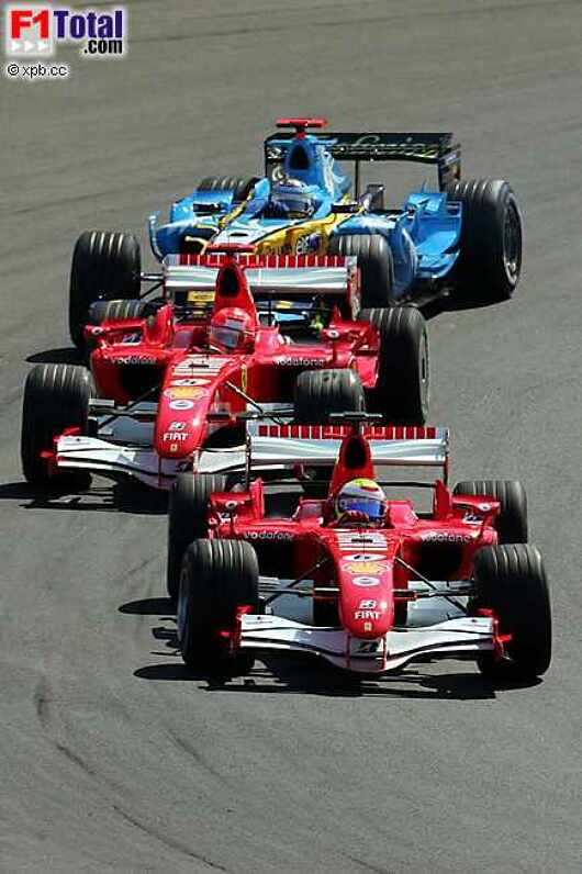 Felipe Massa (Ferrari), Fernando Alonso (Renault), Michael Schumacher (Ferrari)
