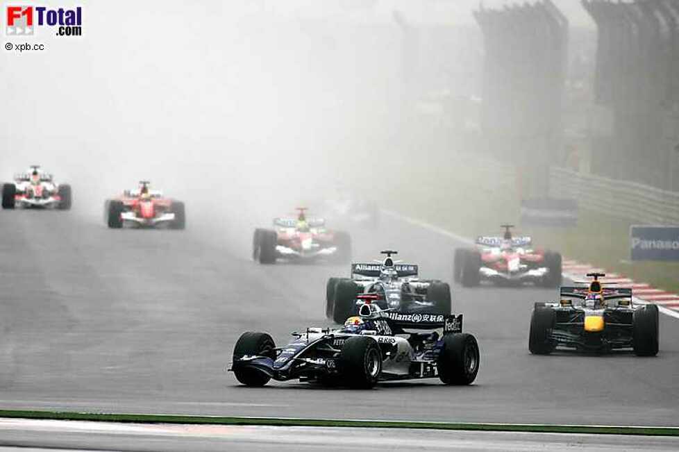 Mark Webber (Williams-Cosworth), Nico Rosberg (Williams-Cosworth), Robert Doornbos (Testfahrer) (Red Bull Racing)