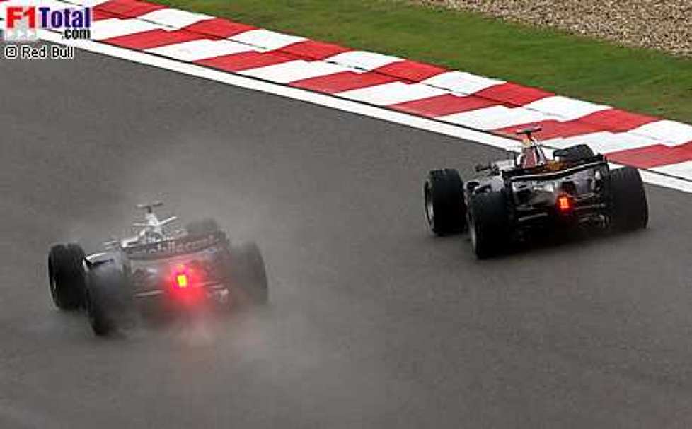 David Coulthard (Red Bull Racing), Mark Webber (Williams-Cosworth)