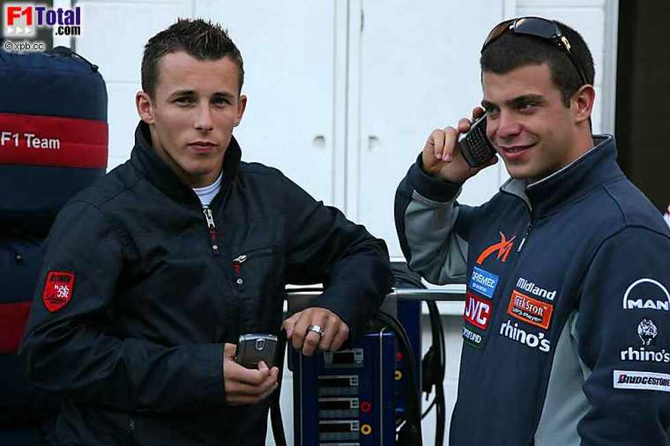 Christian Klien (Red Bull Racing) und Ernesto Viso (Testfahrer) (MF1 Racing)