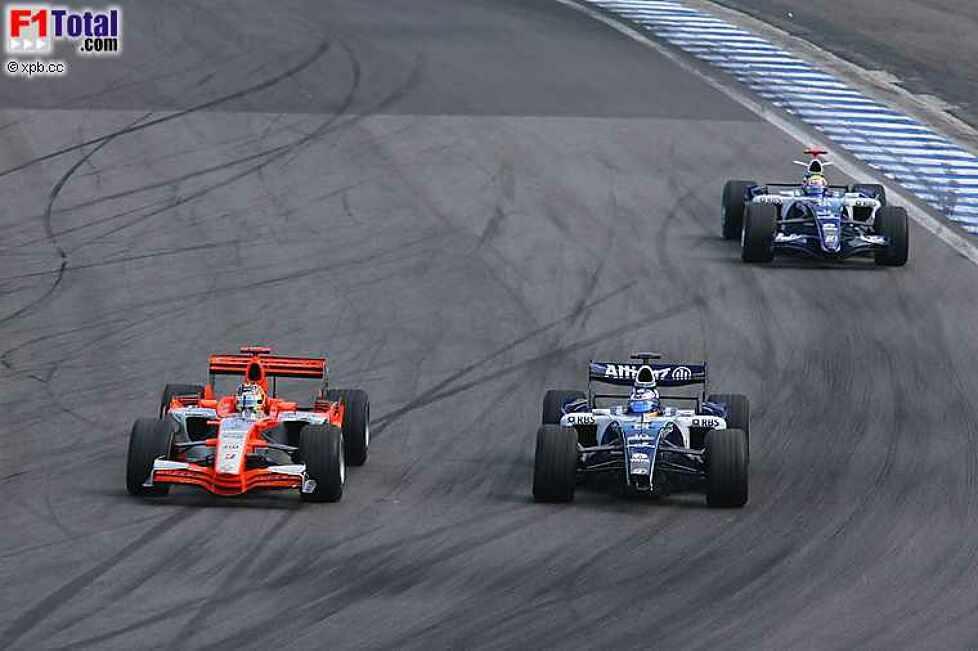 Mark Webber (Williams-Cosworth), Nico Rosberg (Williams-Cosworth), Tiago Monteiro (MF1 Racing)