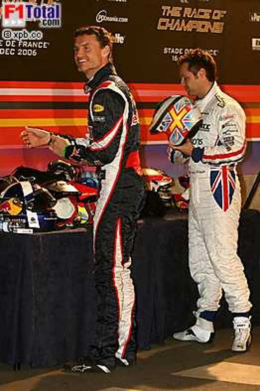 David Coulthard (Red Bull Racing) und Andy Priaulx bei den Vorbereitungen