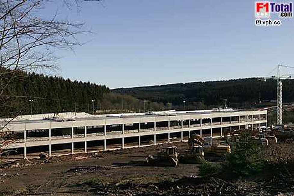 Neues Boxengassengebäude in Spa-Francorchamps