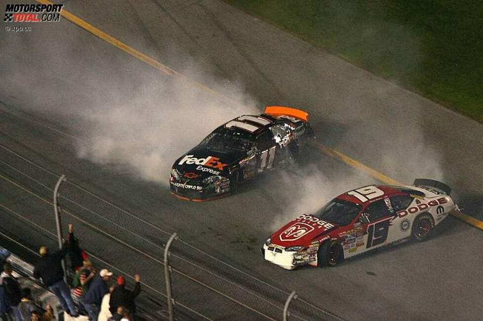 Crash von Denny Hamlin (Joe Gibbs) und Dale Earnhardt Jun. (Dale Earnhardt)