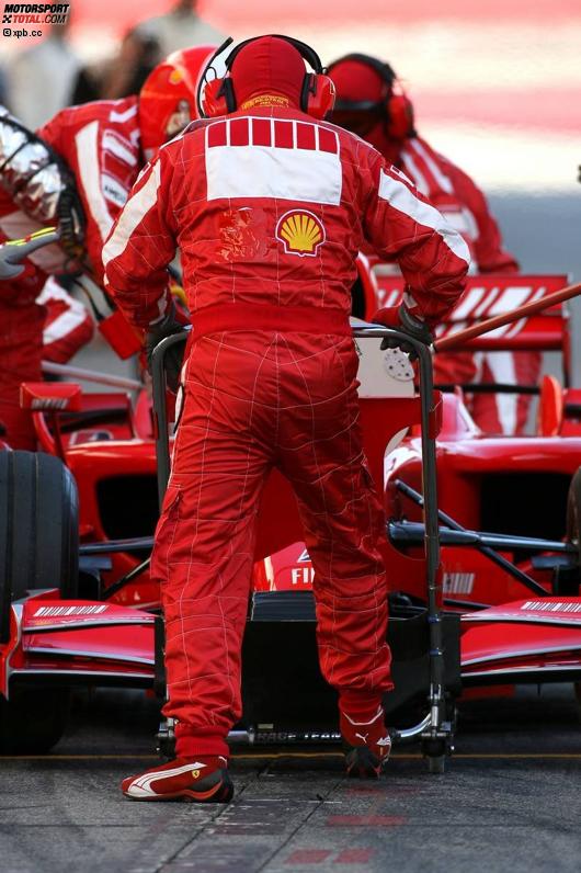Felipe Massa (Ferrari) übt einen Boxenstopp