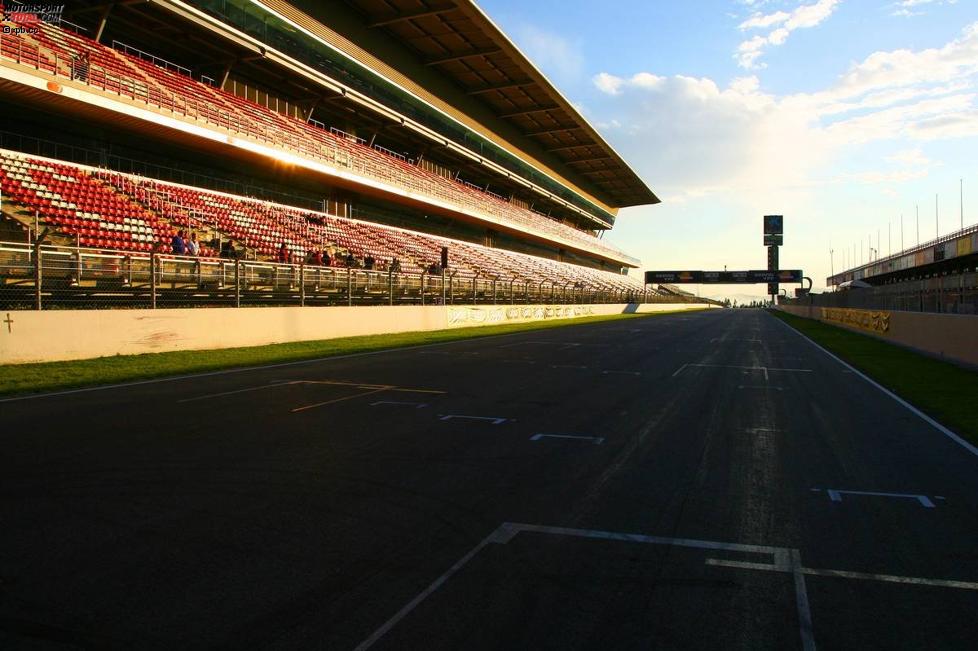 Die Start- und Zielgerade des Circuit de Catalunya