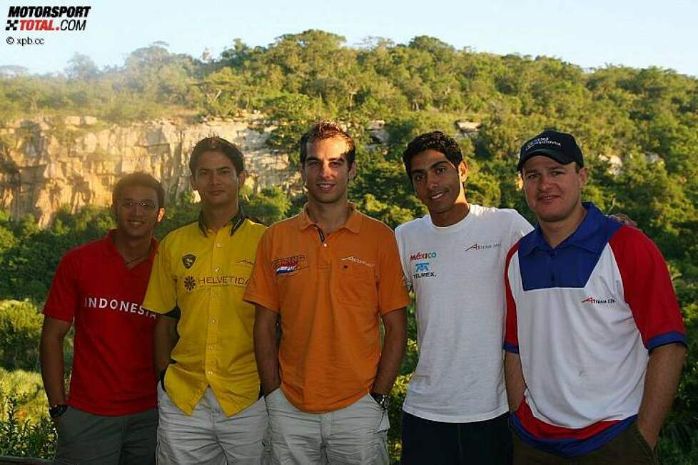 Moreno Soeprapto (A1 Team.INA), Alex Yoong (A1 Team.MAL), Jeroen Bleekemolen (A1 Team.NED), Salvador Duran (A1 Team.MEX) und Tomás Enge (A1 Team.CZE)