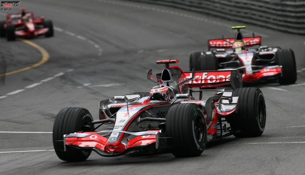 Fernando Alonso und Lewis Hamilton (McLaren-Mercedes) vor Felipe Massa (Ferrari) 