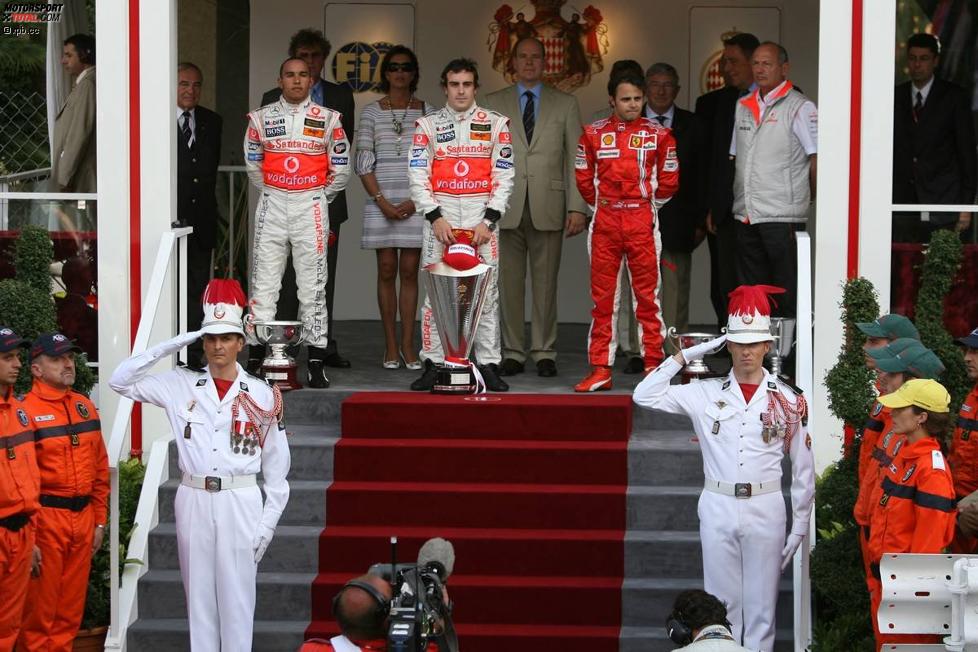 Lewis Hamilton, Fernando Alonso (McLaren-Mercedes) und Felipe Massa (Ferrari) 